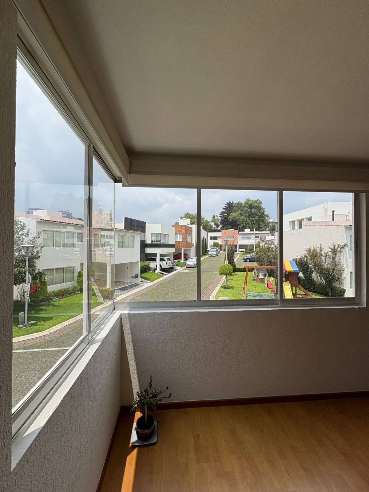 14 of 21: vista de recámara principal