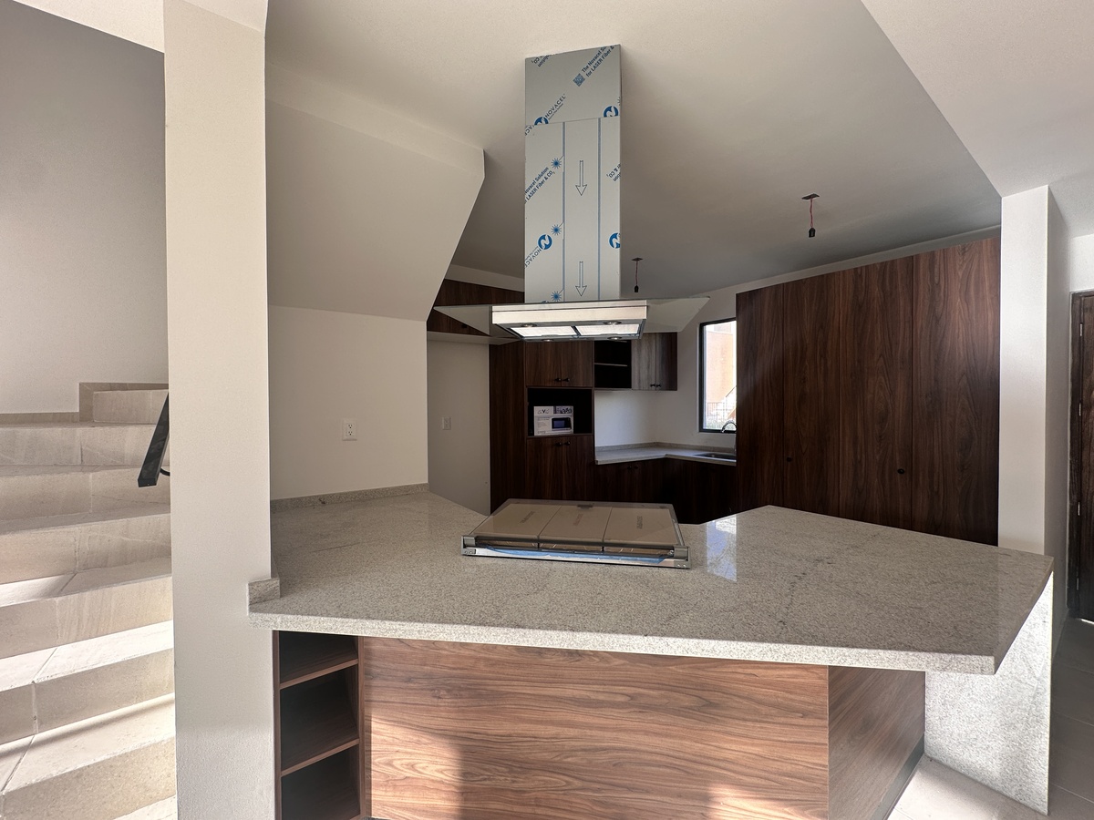 3 of 24: Cocina