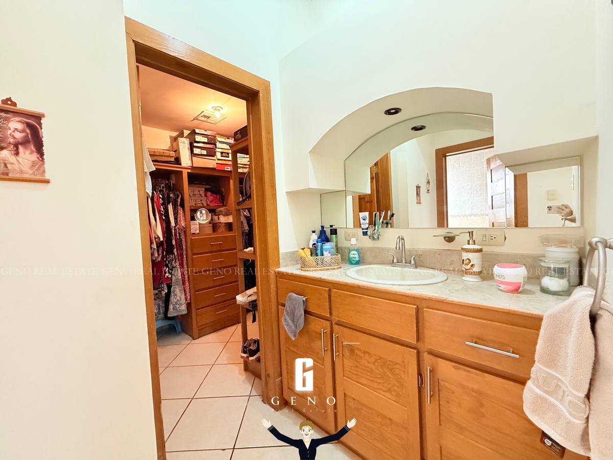 3 of 16: baño principal
