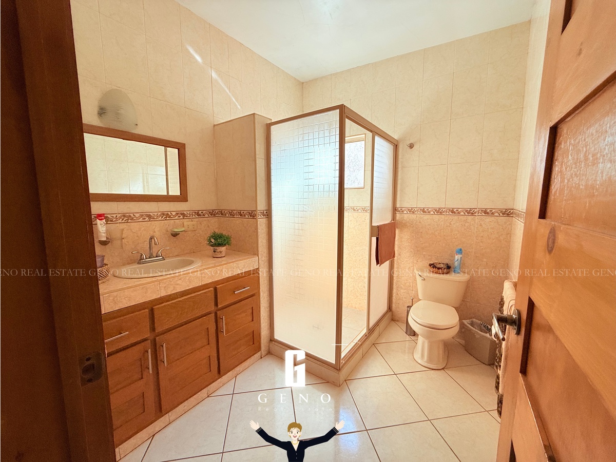 5 of 16: baño secundario