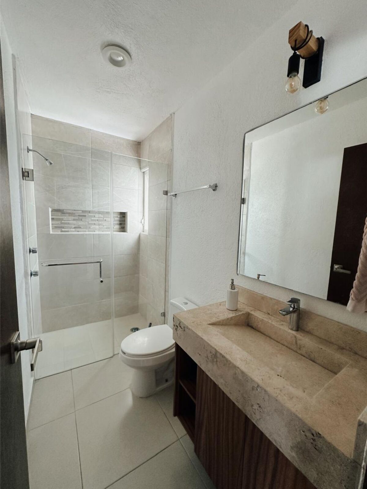 Casa en VENTA para Inversión en Pedregal de Schoenstatt con Roof Garden