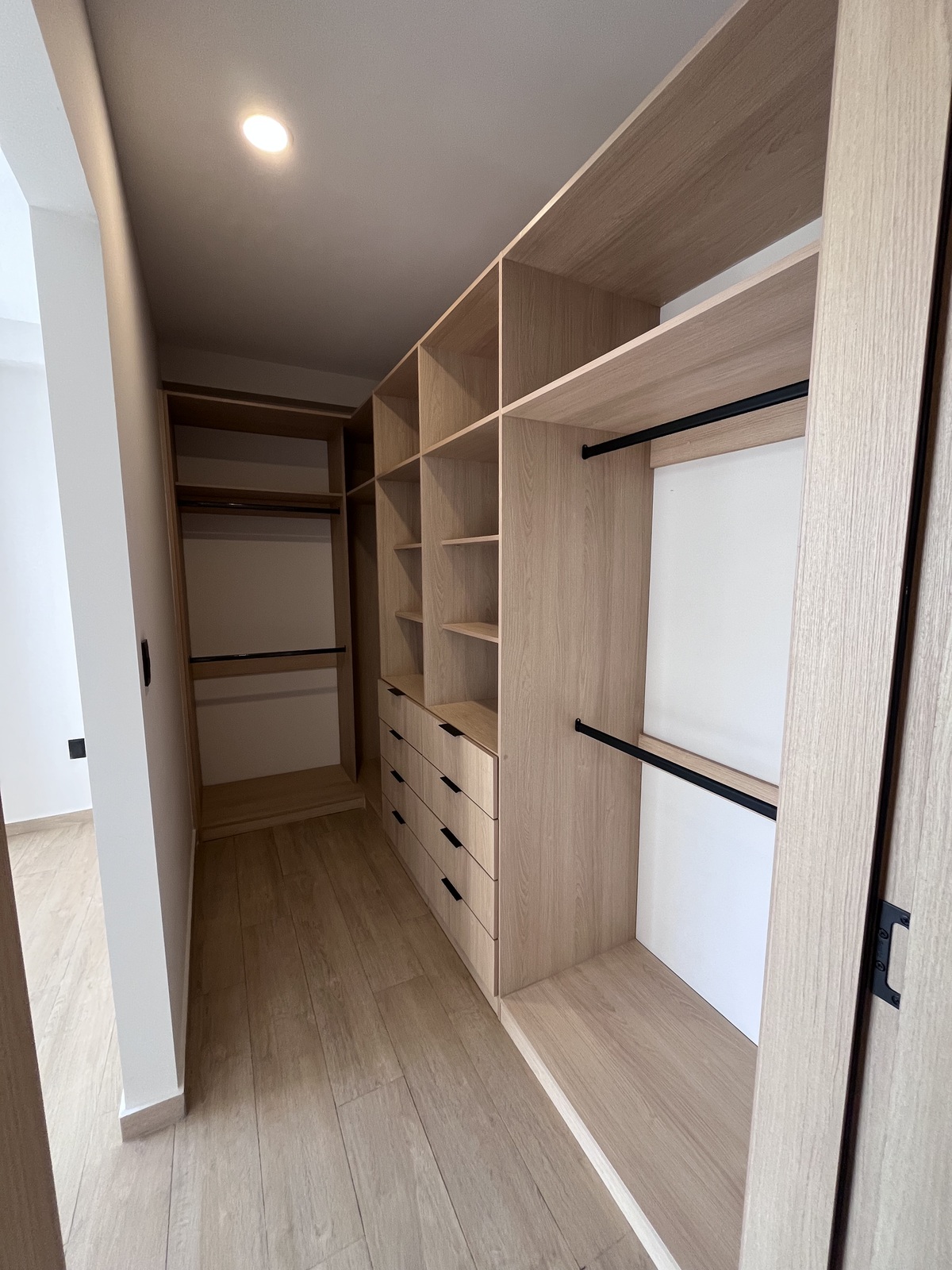 4 de 17: Walking Closet