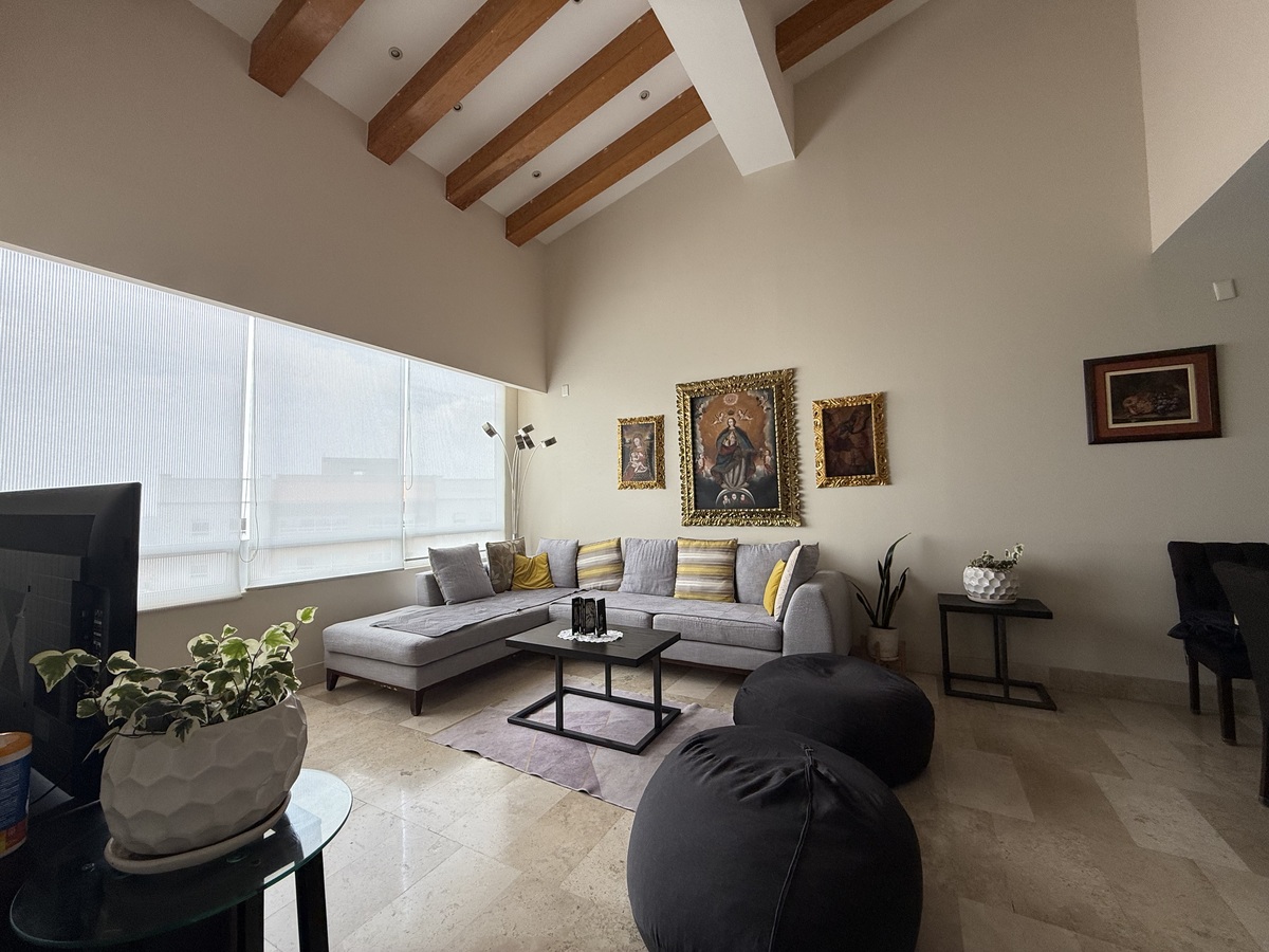 1 de 41: Sala con ventanal
