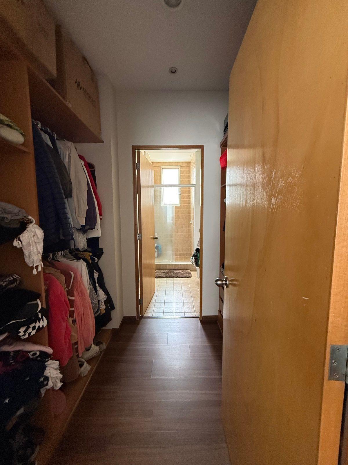 14 de 41: Walkin closet