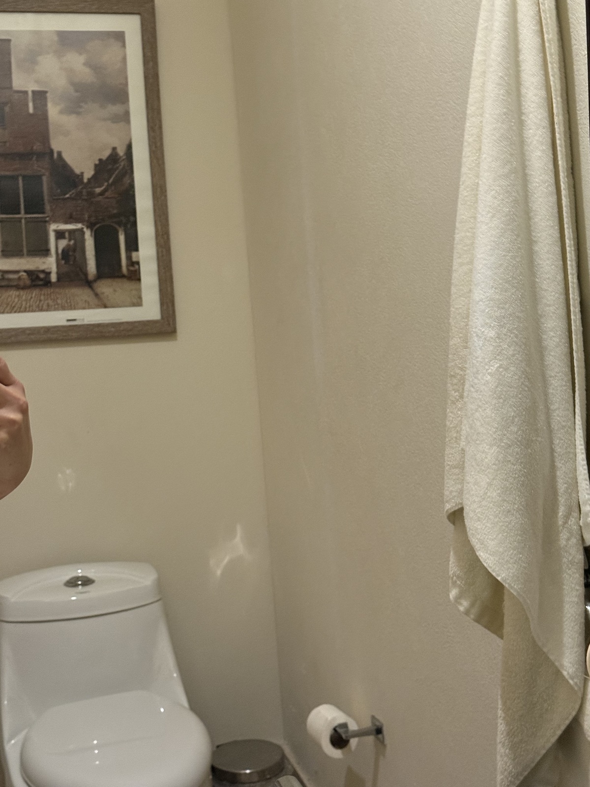 4 de 41: Medio baño de visitas