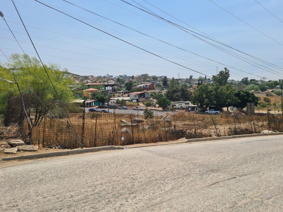 Terreno de 200 m2 en Tecate - foto 1
