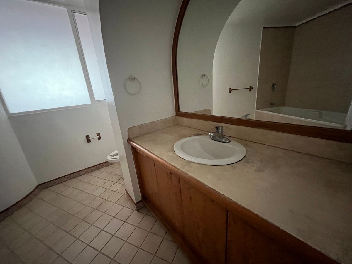 9 de 26: Baño recámara principal