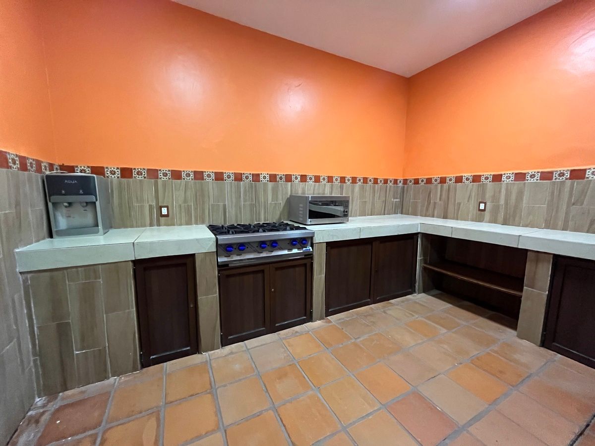 16 de 26: Cocina áreas comunes