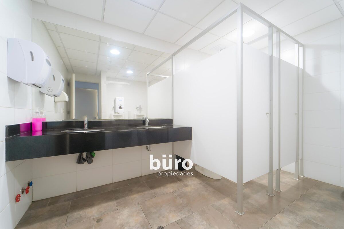 9 de 21: Baños multiples