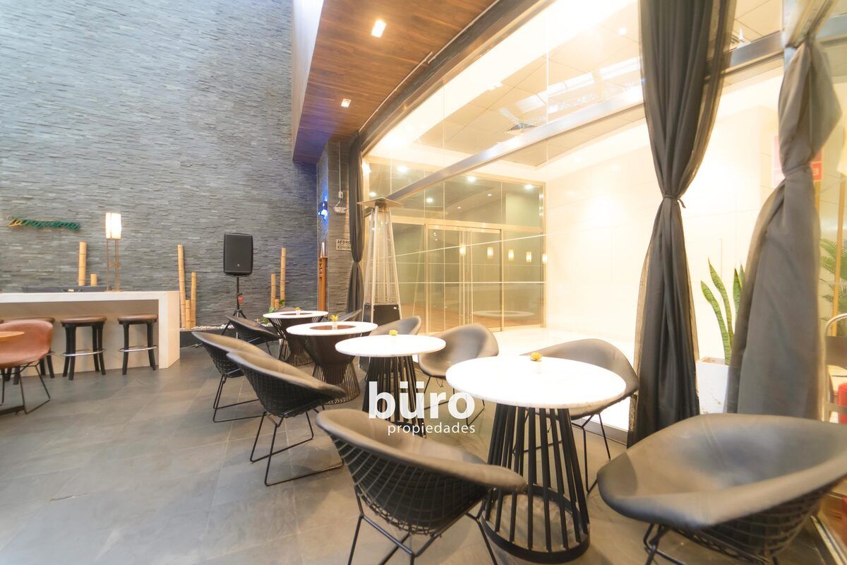 17 de 21: Terraza del bar Inglés