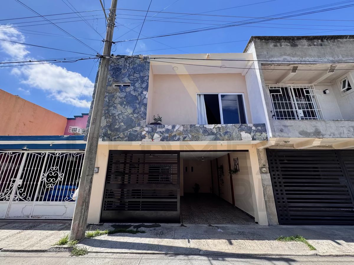 2 de 28: Fachada