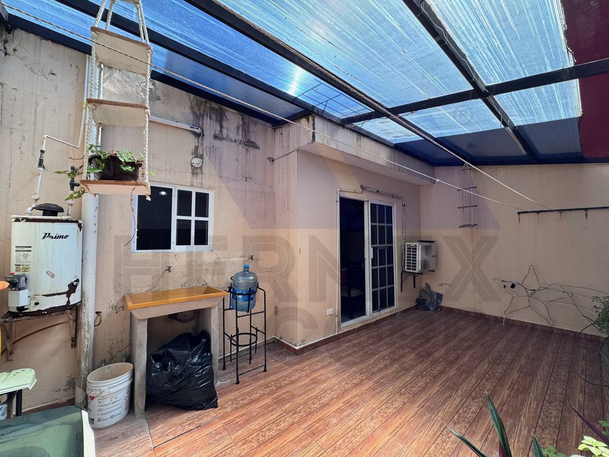 13 de 28: Patio