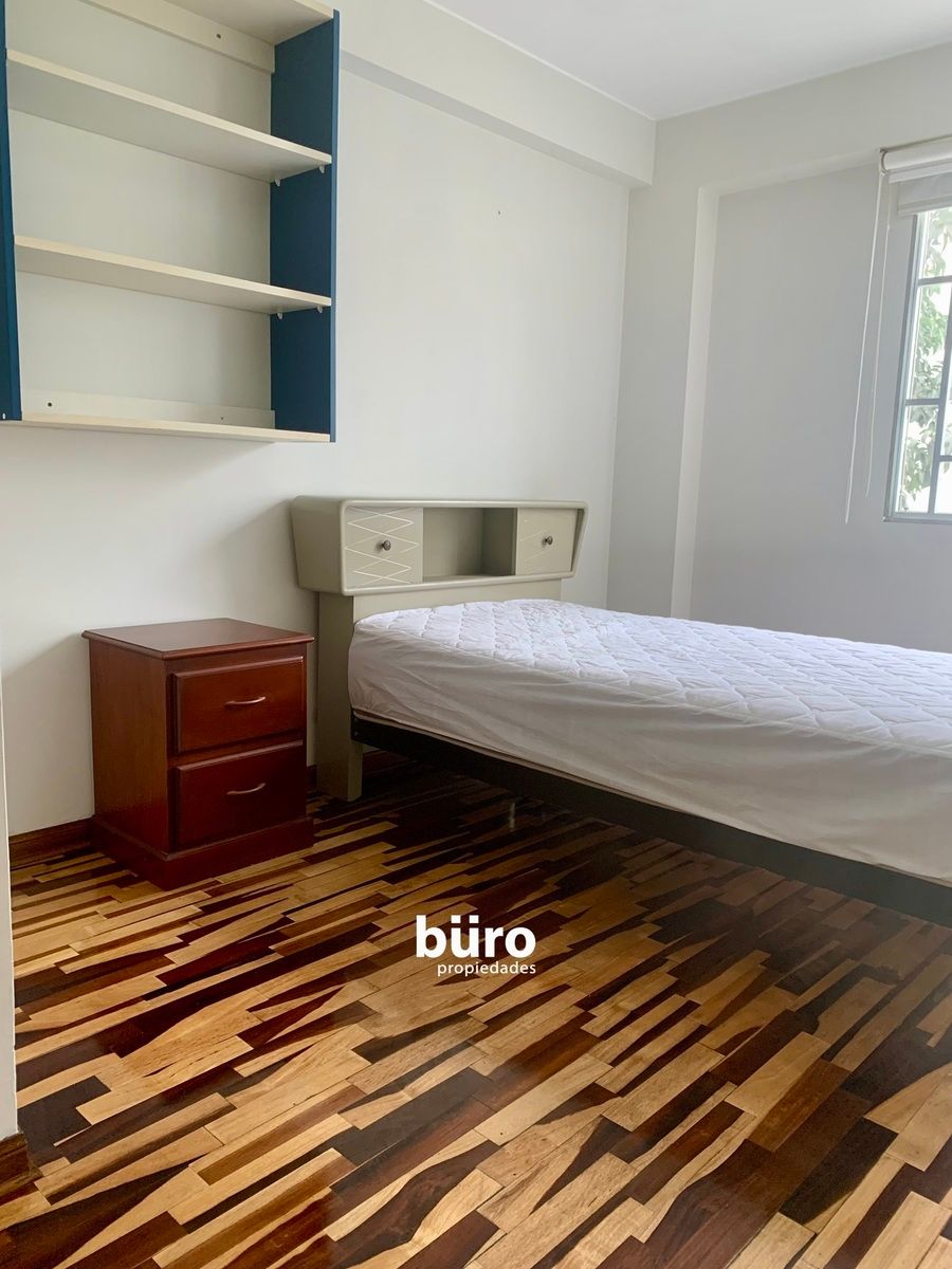 8 de 18: Dormitorio 2