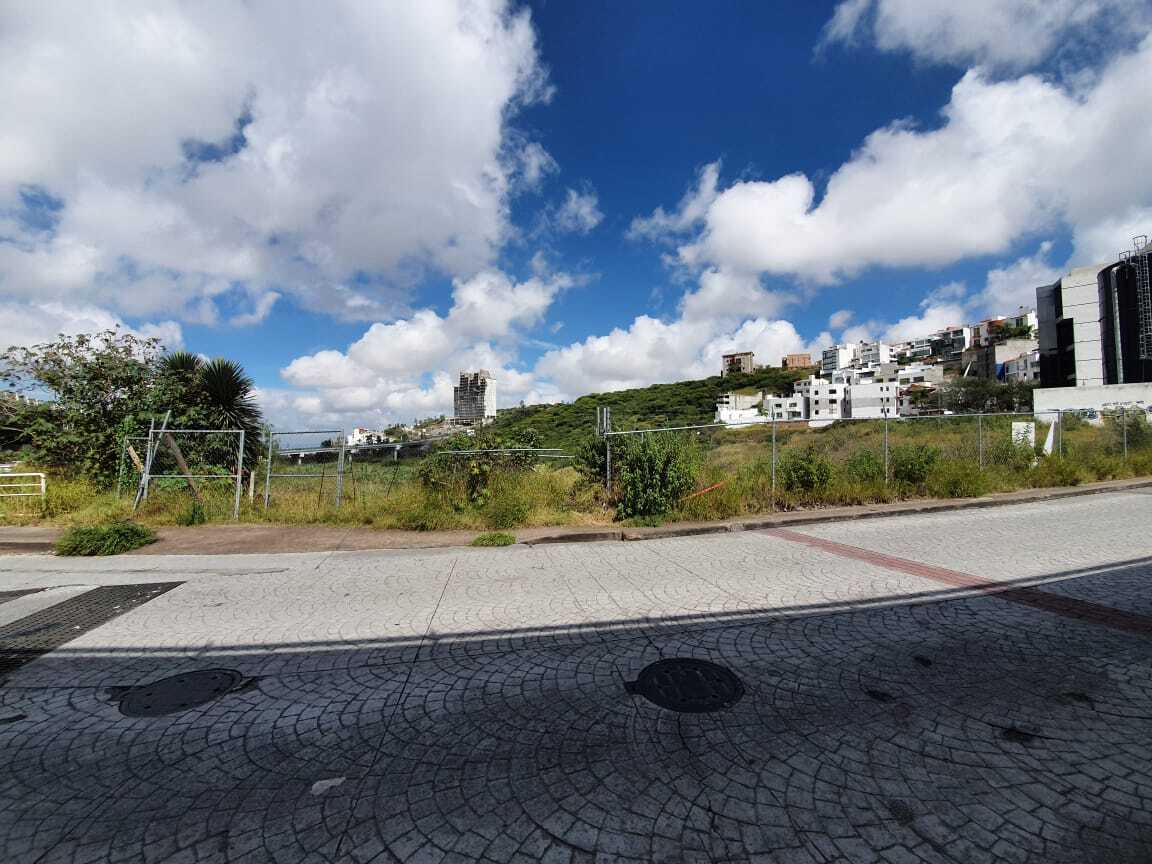5 de 22: Calle Tranquila y Cerrada en MIlenio III