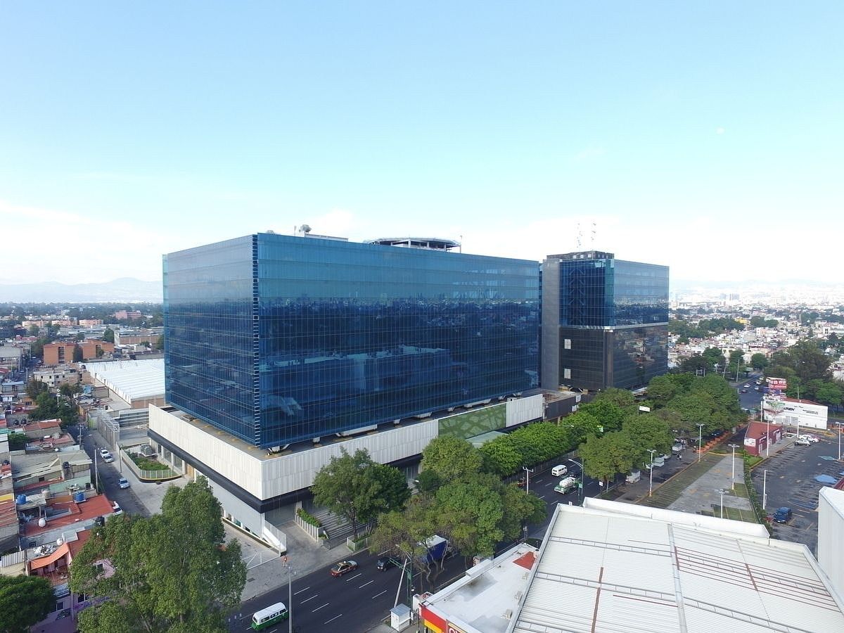 LOCAL COMERCIAL NO TÉRREO DE EDIFÍCIO CORPORATIVO, foto 1 de 4