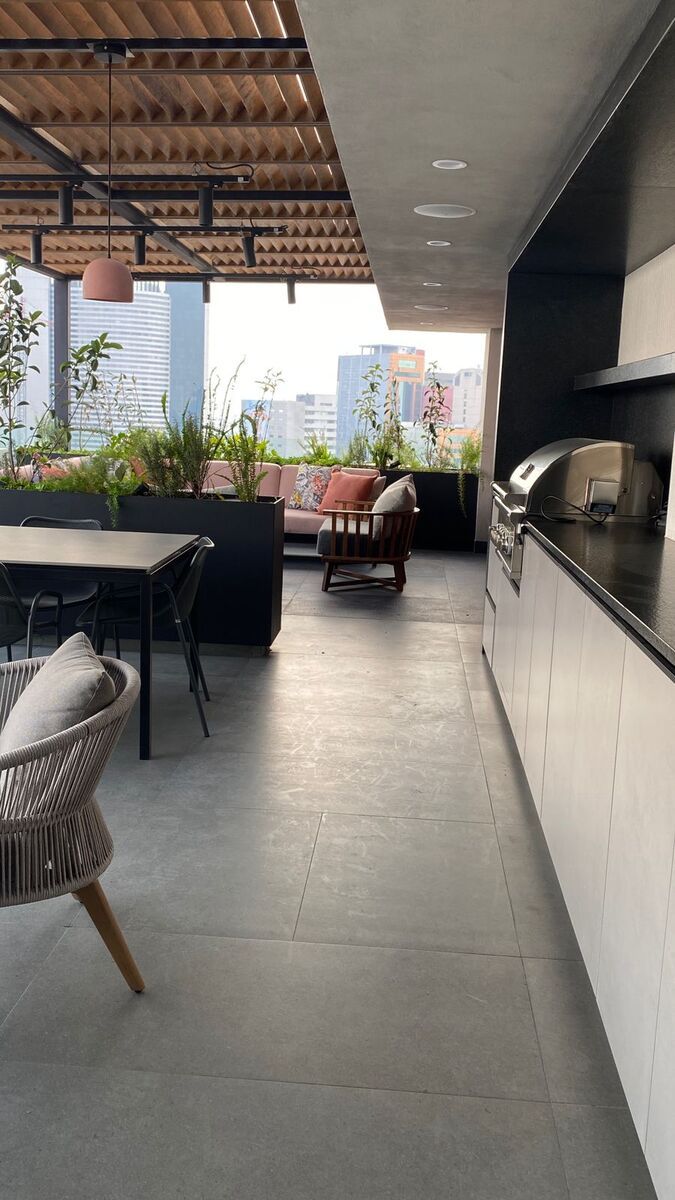 19 de 31: RED LOUNGE