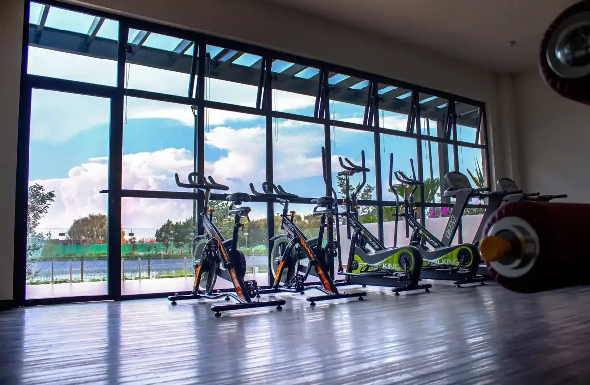 32 of 32: Gimnasio