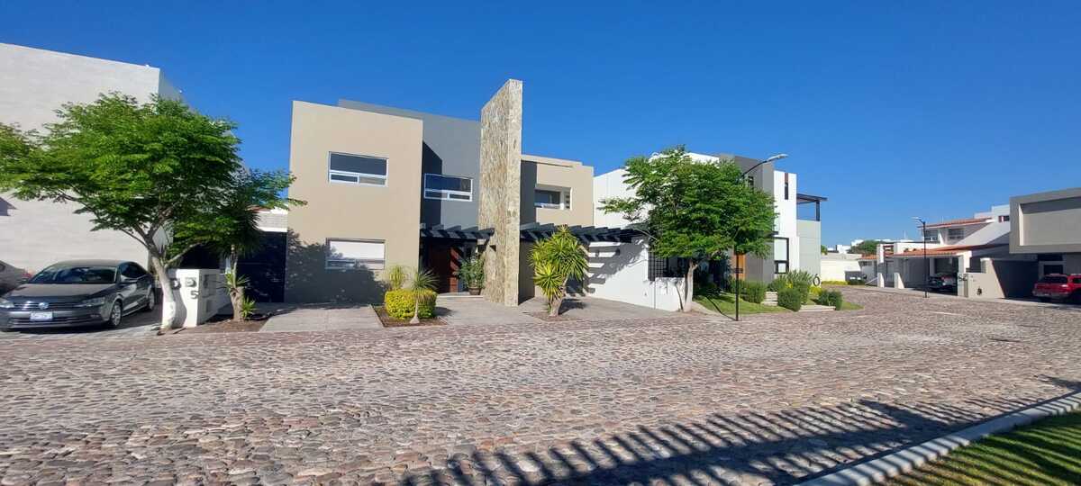2 of 41: Casa impecable con Proyecto de autor.