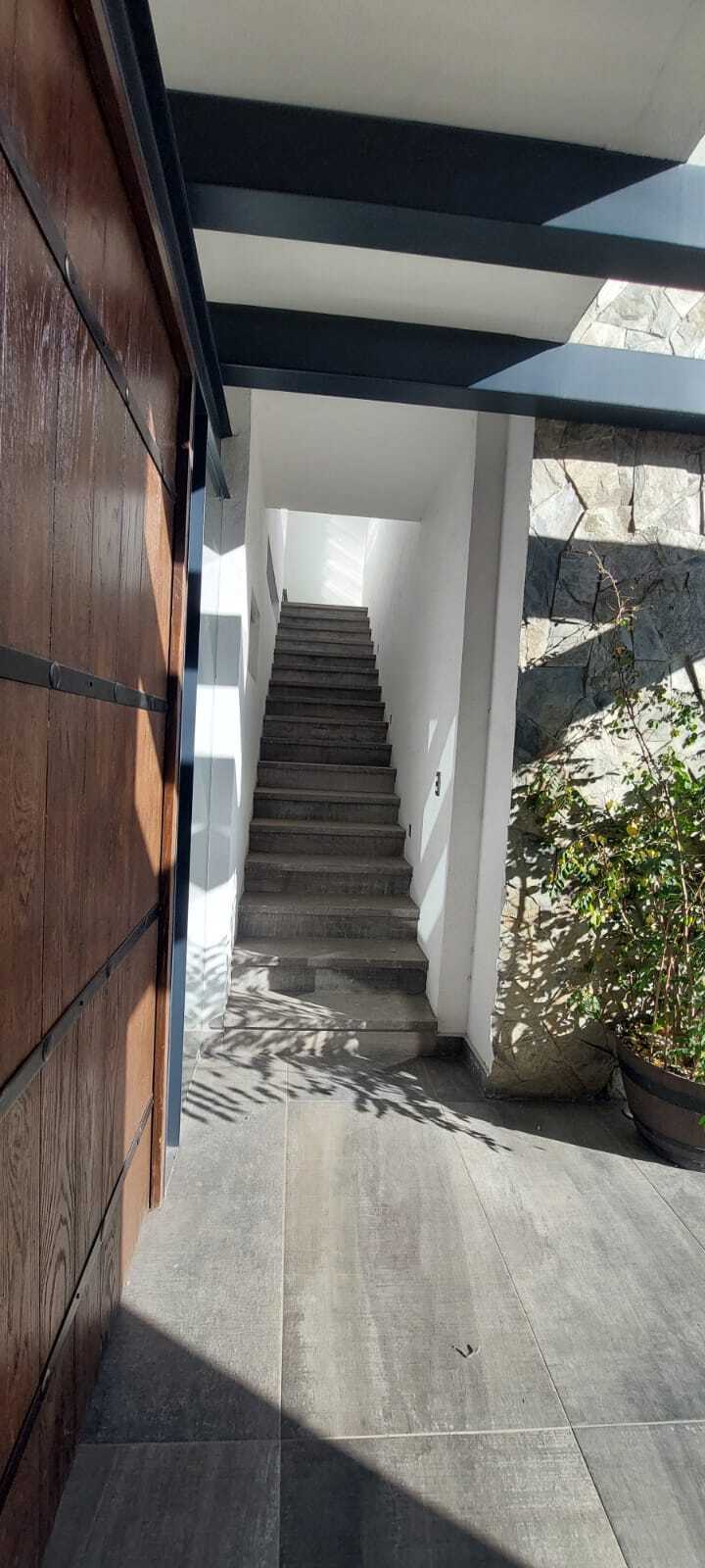 5 of 41: Acceso inependiente a Estudio