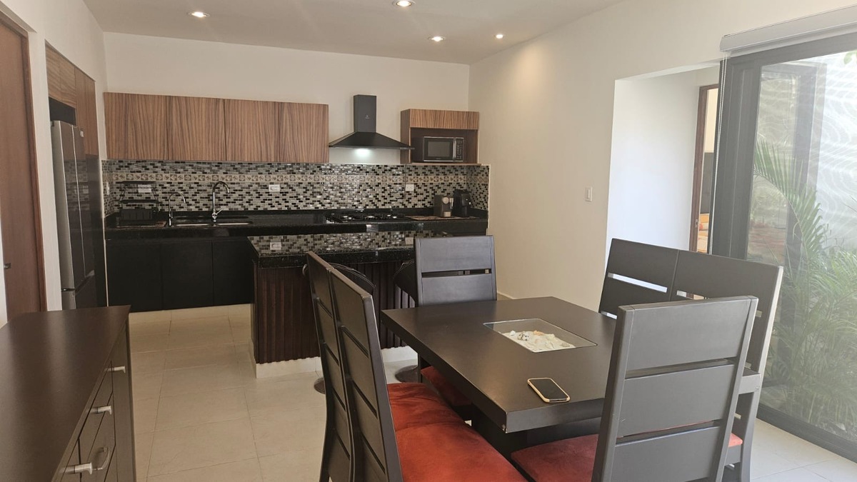8 of 32: CASA 47