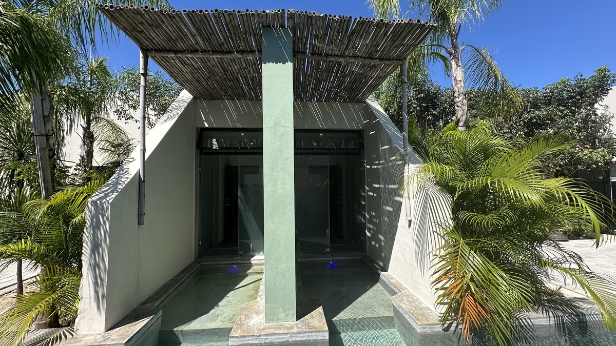 13 of 32: CASA 47