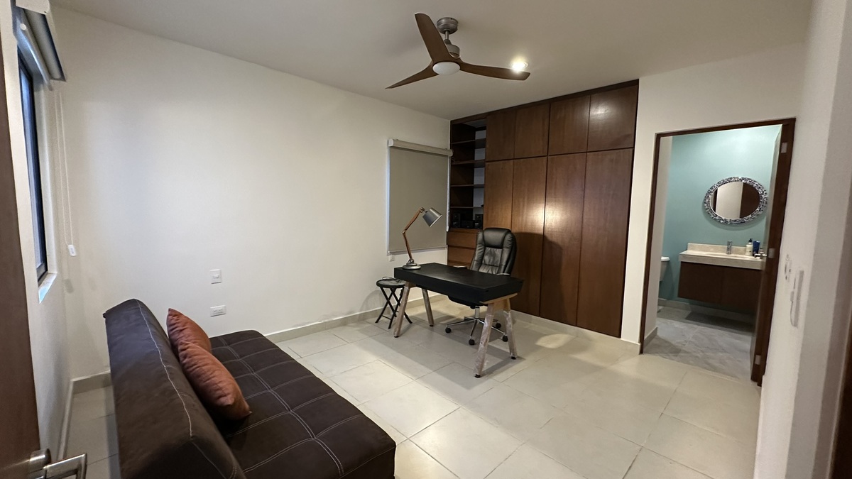 5 of 32: CASA 47