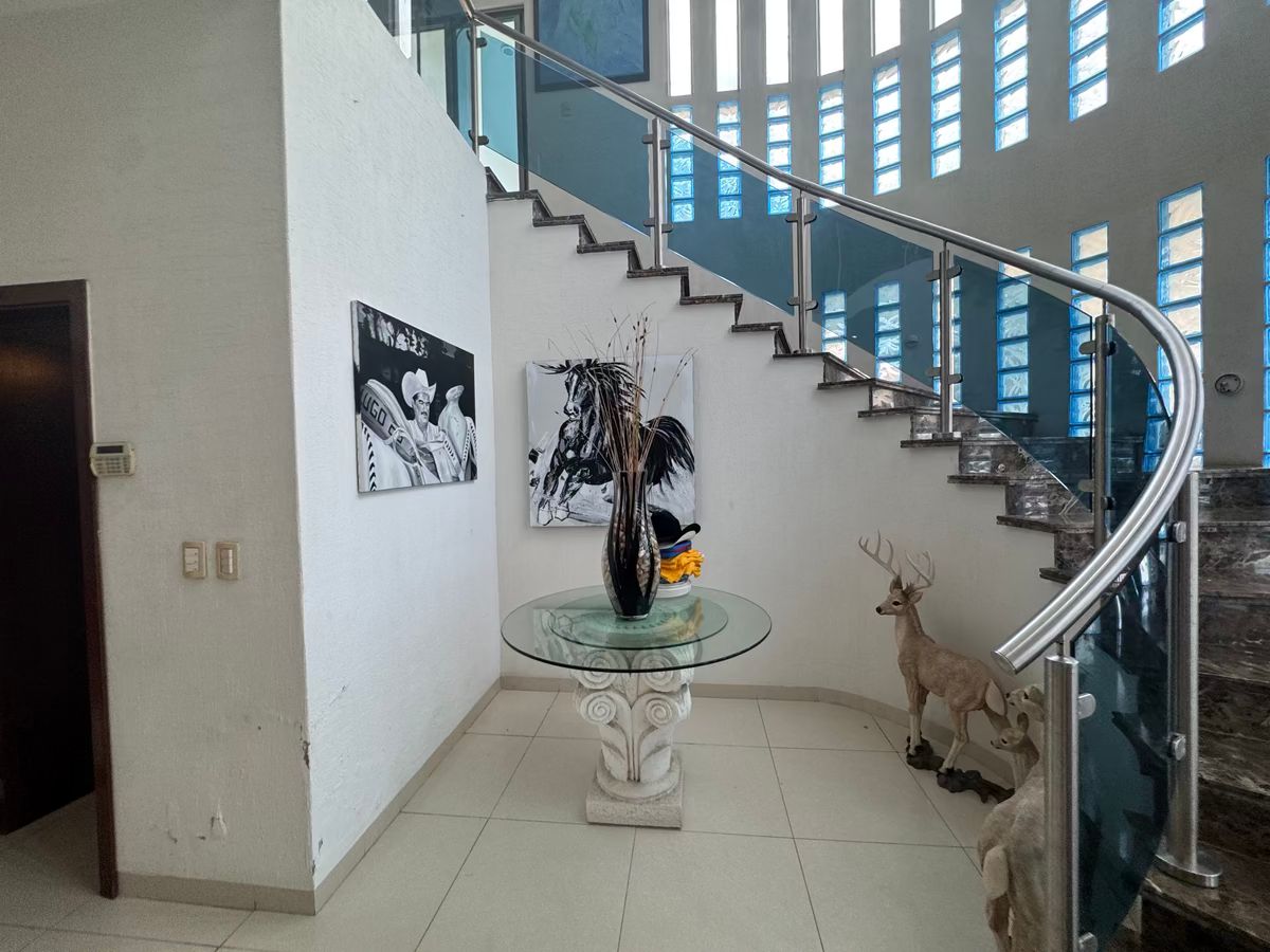 11 of 47: acceso planta alta