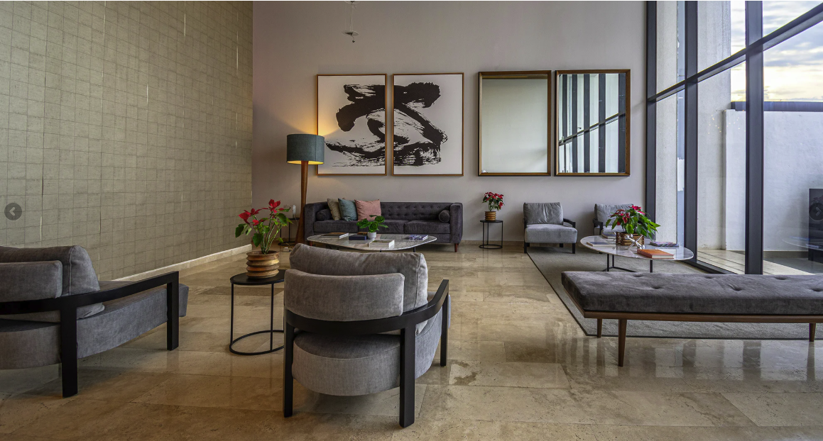 4 de 27: LOBBY