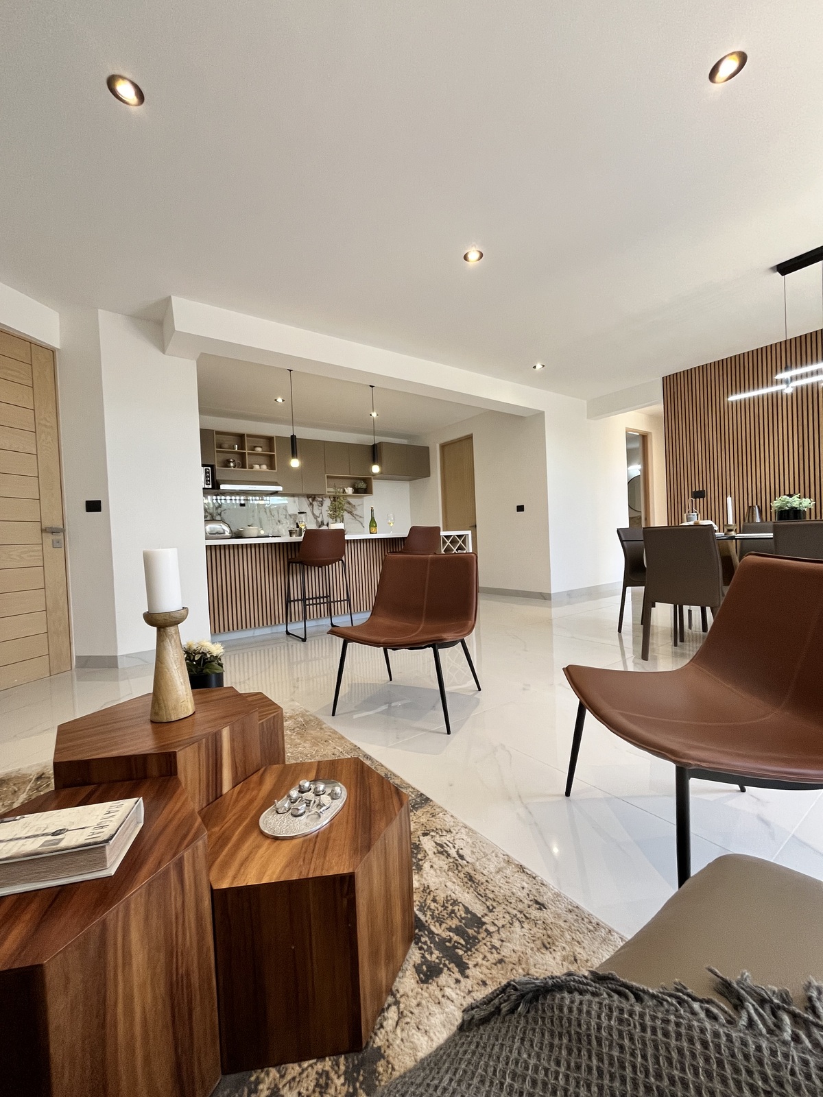 5 de 30: Comedor y cocina desde la sala