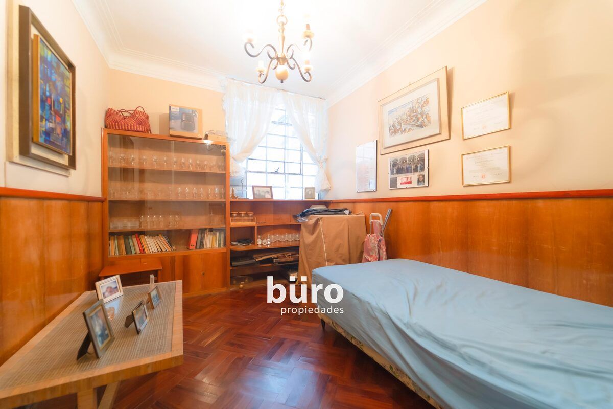 8 de 26: Escritorio en primer piso