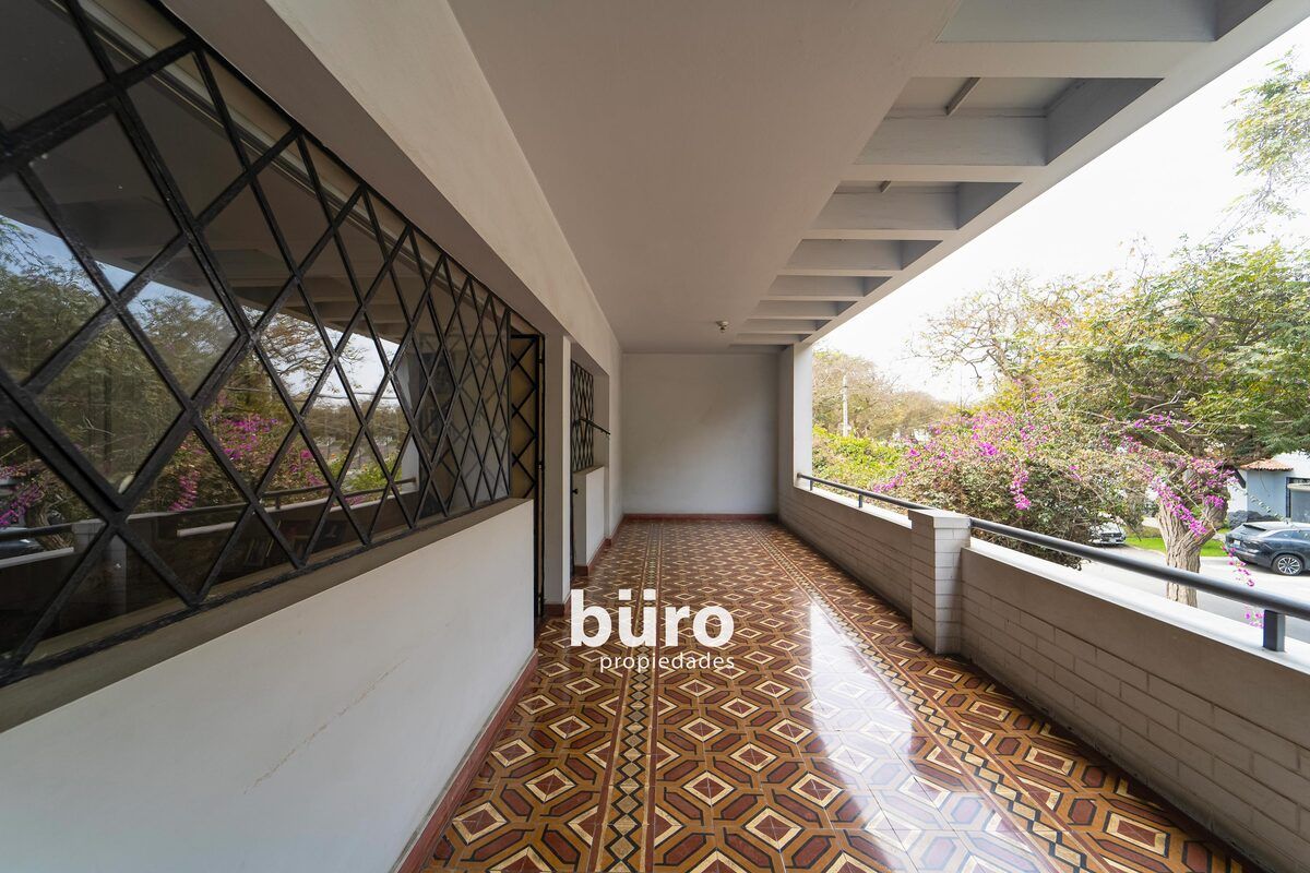 14 de 27: Terraza con vista frontal