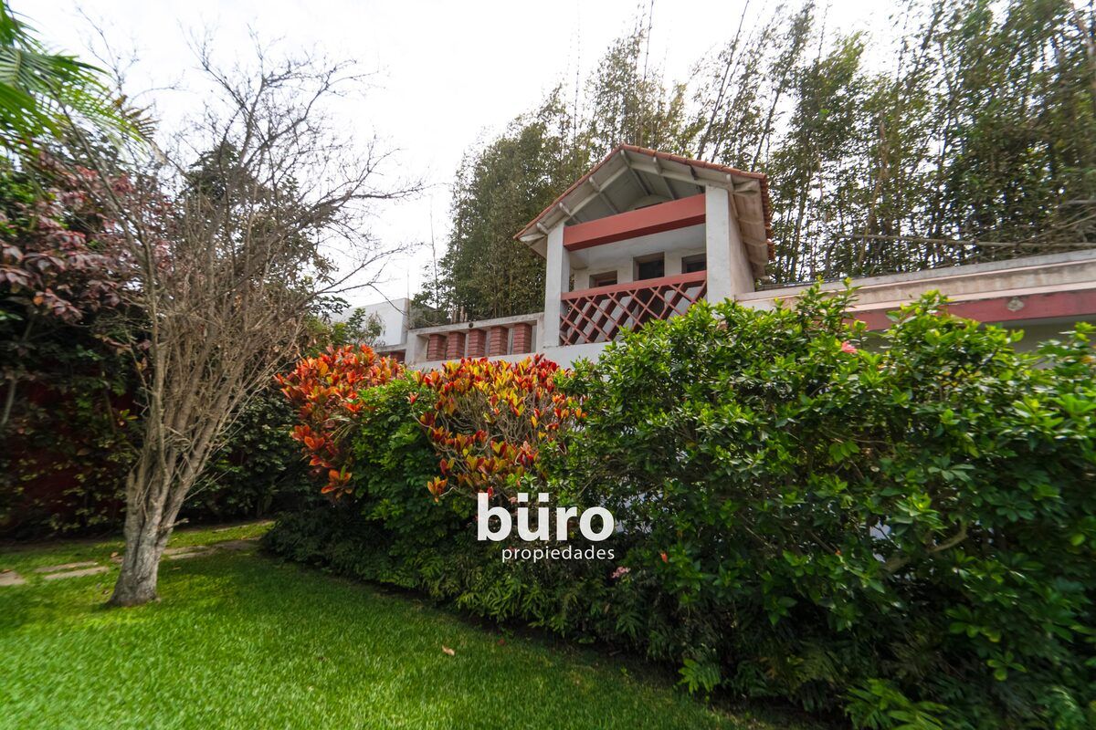 20 de 26: Ambientes independientes a la casa