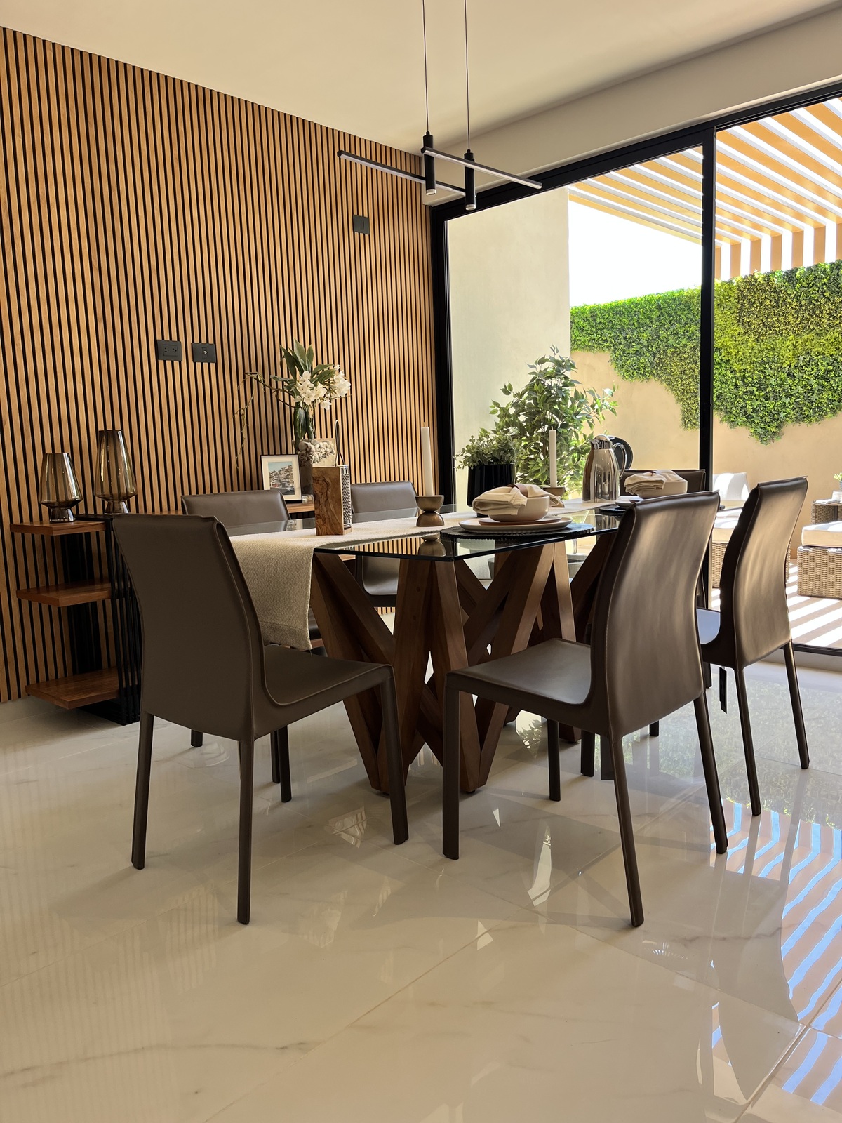 4 of 27: Comedor