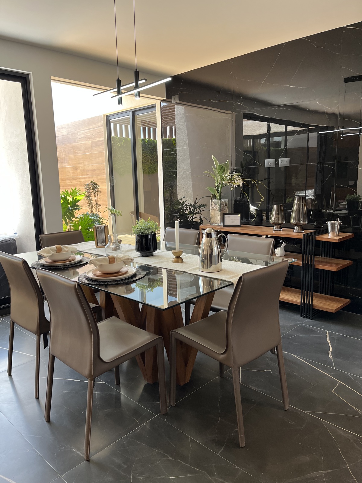 5 of 28: comedor