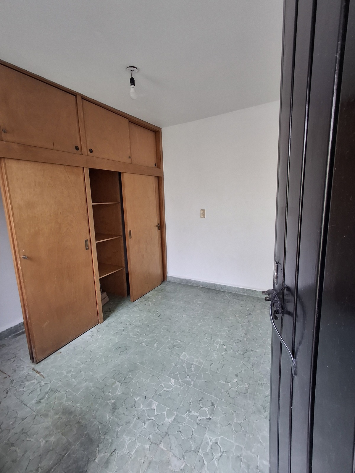 26 of 27: Cuarto de servicio