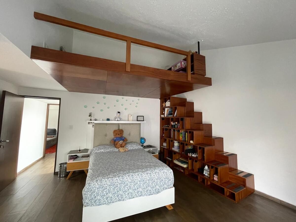 18 de 39: Recámara secundaria en segundo piso con tapanco