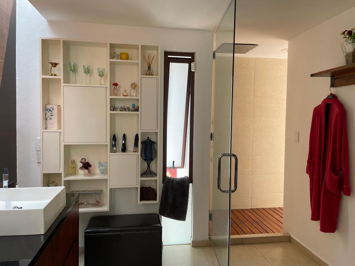 15 de 39: Baño Principal