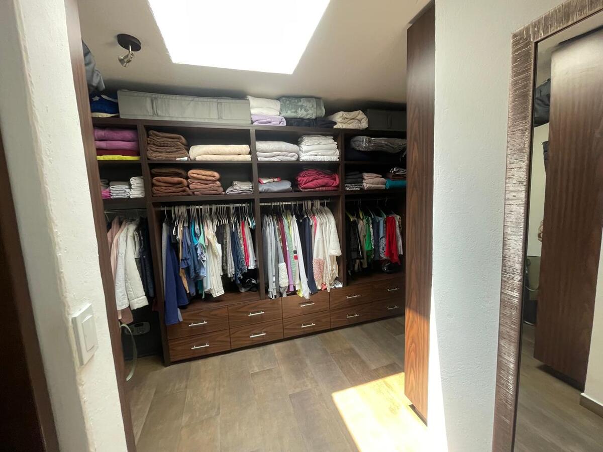 21 de 39: Vestidor recámara secundaria