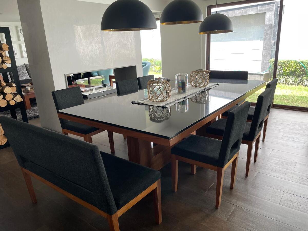 6 de 39: Comedor con salida al jardín