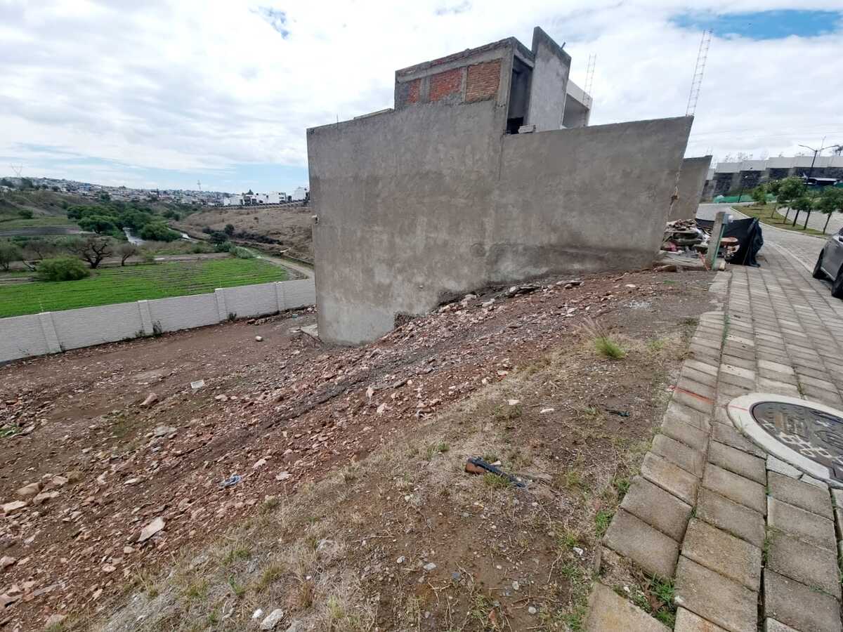 1 of 6: Terreno en venta a desnivel
