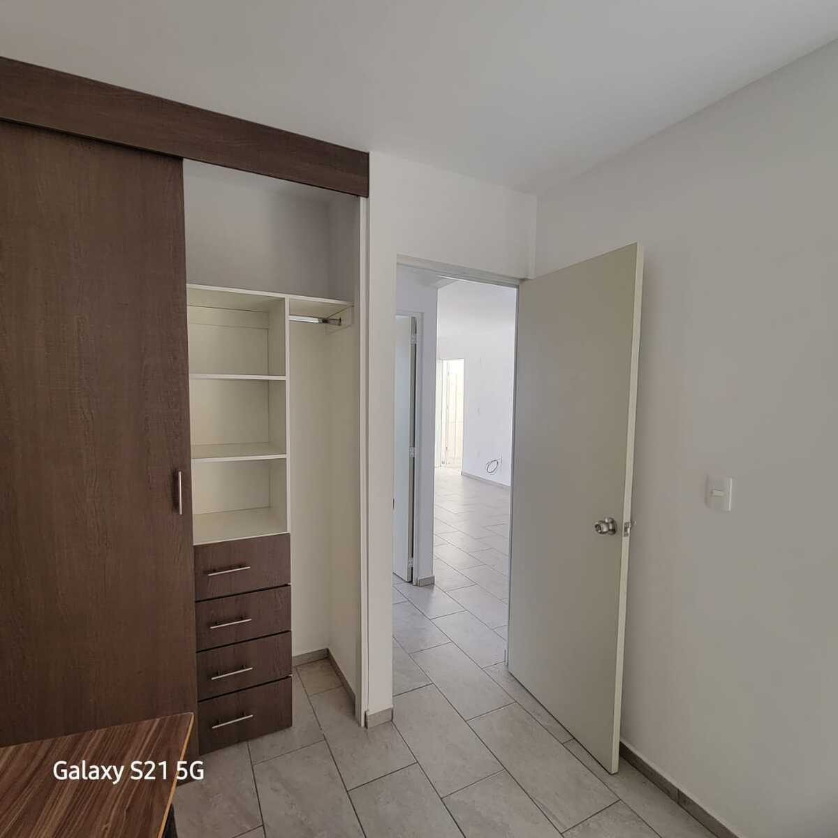 7 de 9: cLOSET RECAMARA 2