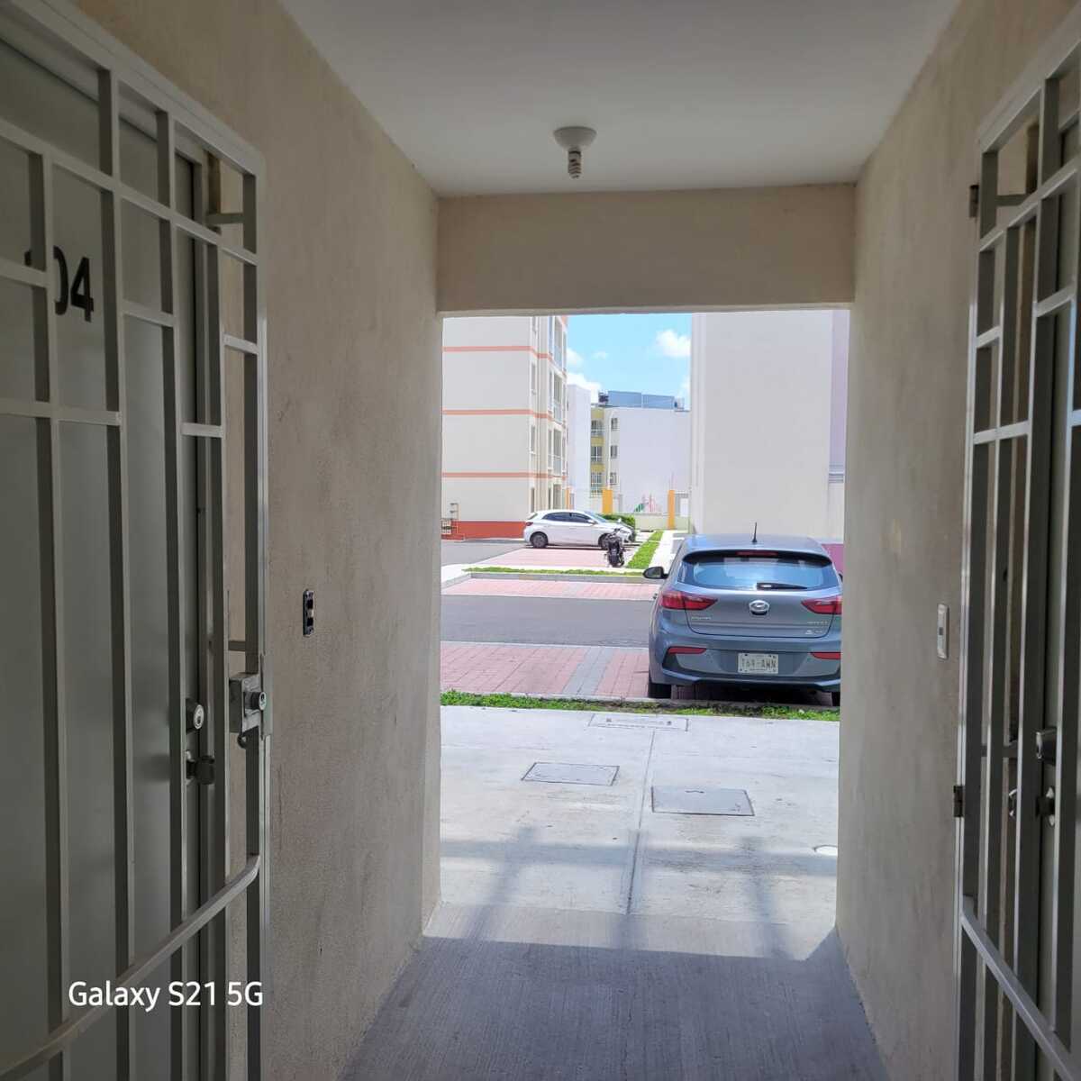 3 de 9: aCCESO al edificio