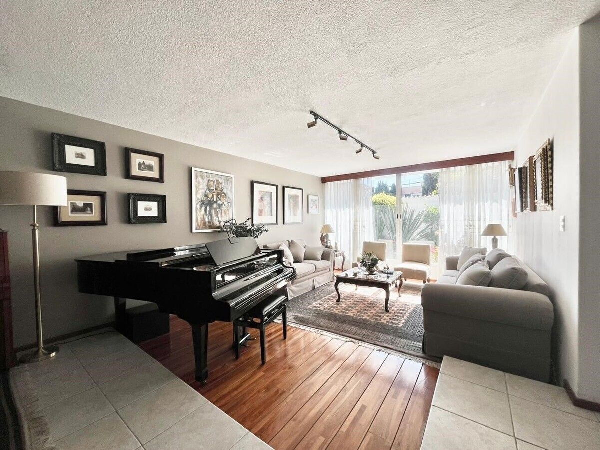 1 of 35: Casa en Venta en Las Águilas Rayo Vende ®