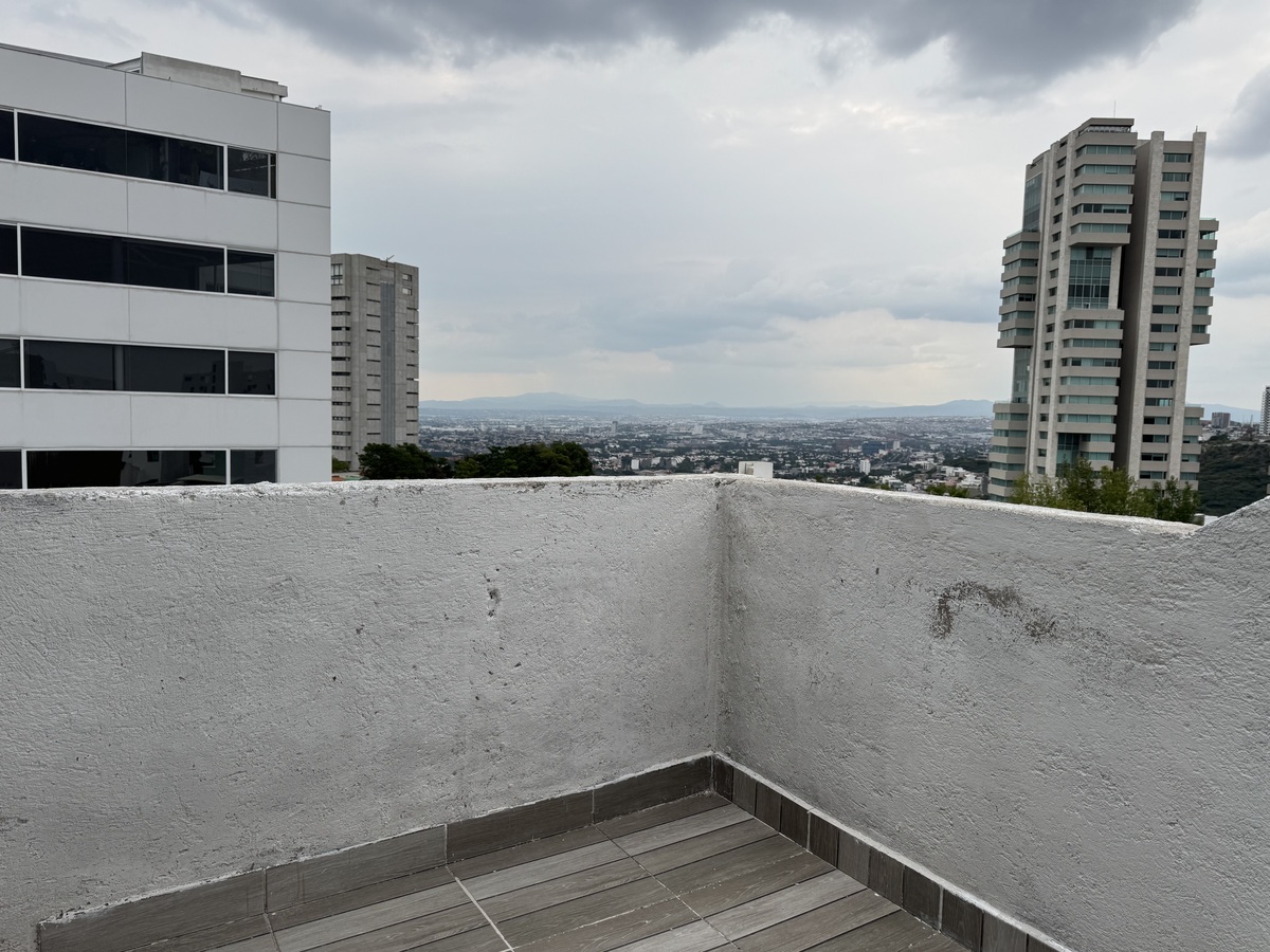 5 of 5: Roof Garden