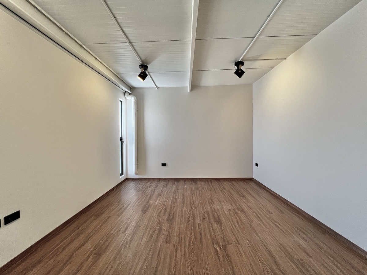 39 de 39: Sala televisión 
Salón de juegos
