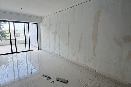 EB-UA0456