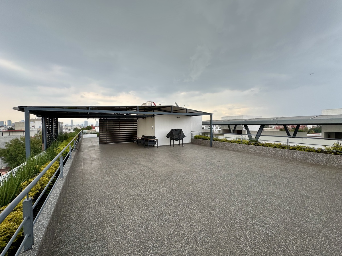27 of 34: ROOF GARDEN