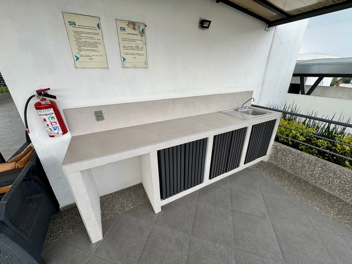 26 of 34: ROOF GARDEN