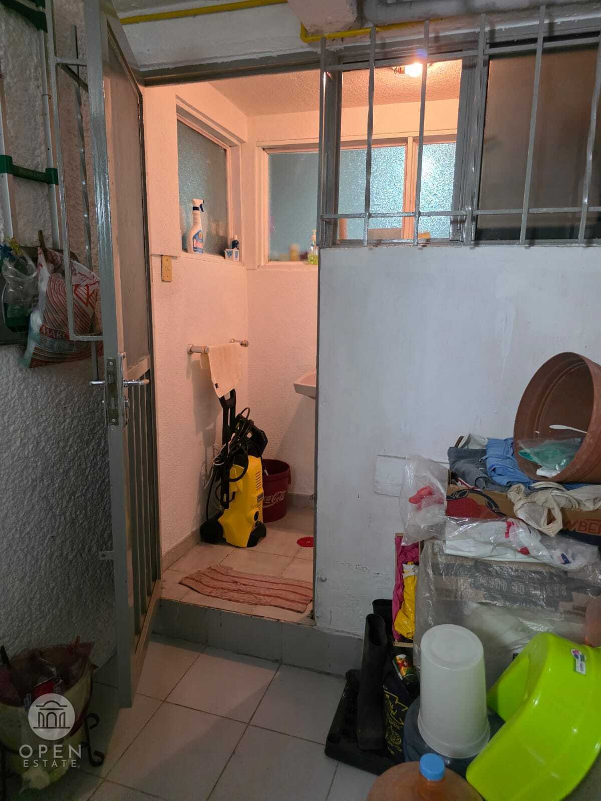 7 de 30: Patio de servicio