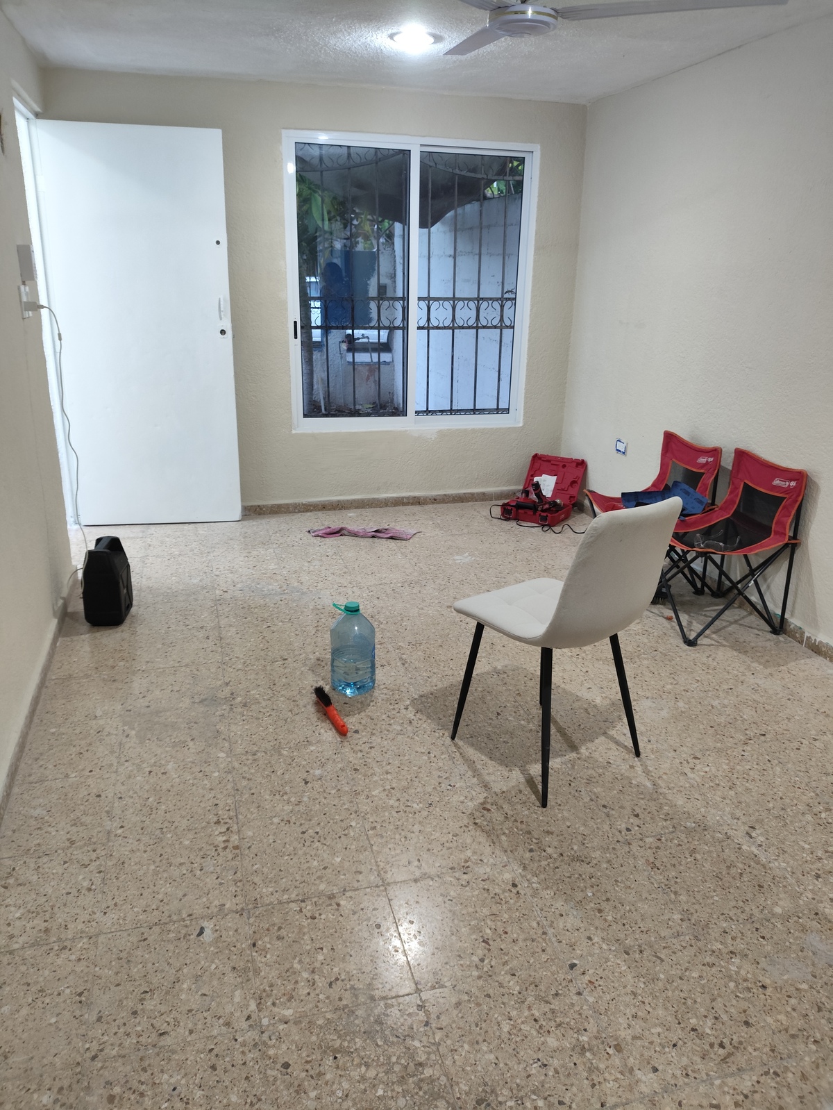 4 de 13: Sala comedor